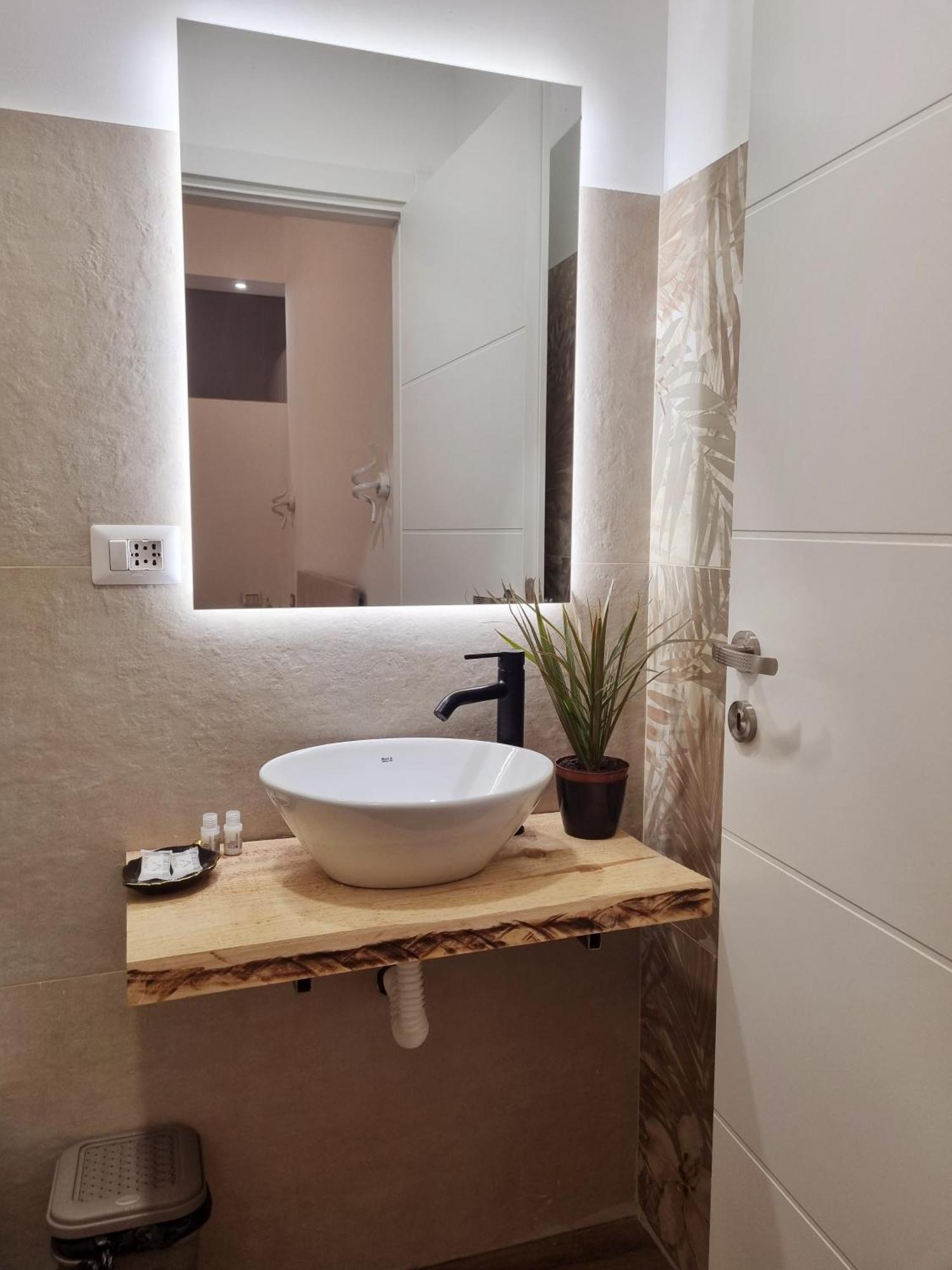 B&B Italo House Opera Kültér fotó