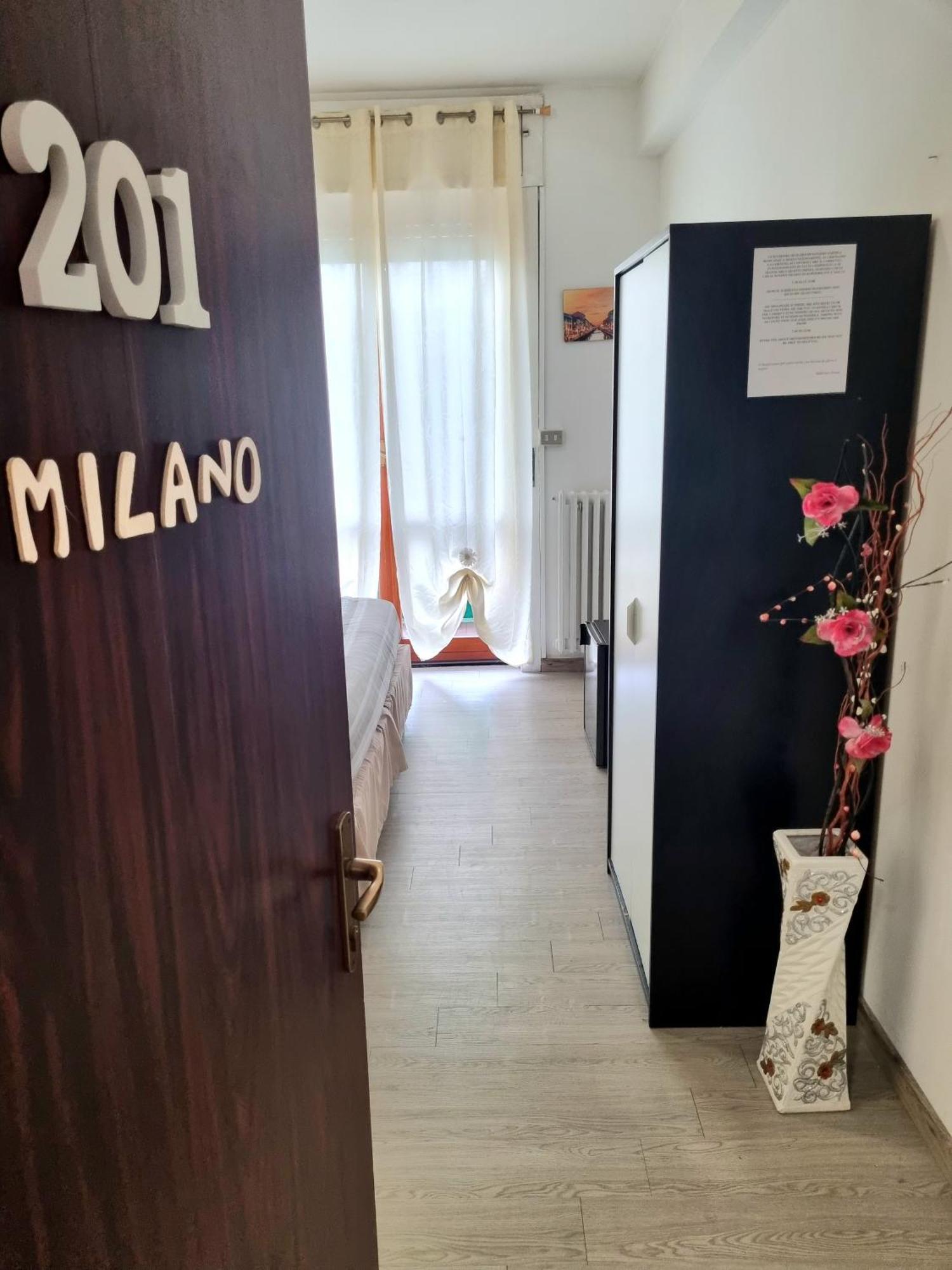 B&B Italo House Opera Kültér fotó